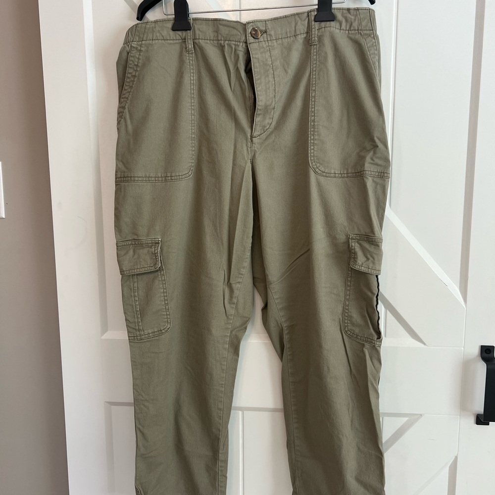 Size XL Old Navy High Waisted OGC Cargo pants